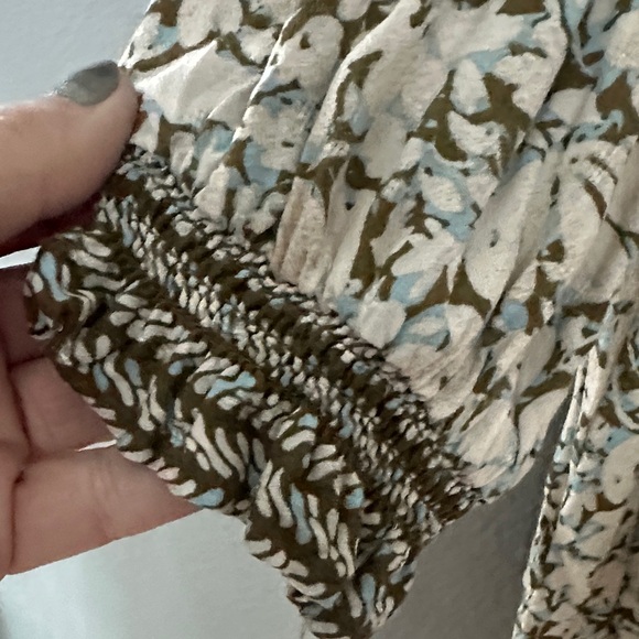 Democracy Cream, Olive & Blue Floral Button Down Shirt size L - Picture 4 of 6